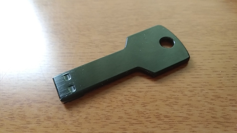 USBメモリの裏側
