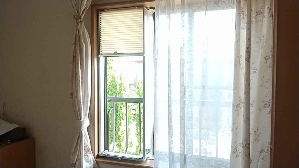 cw-1623r-frame-on-window-