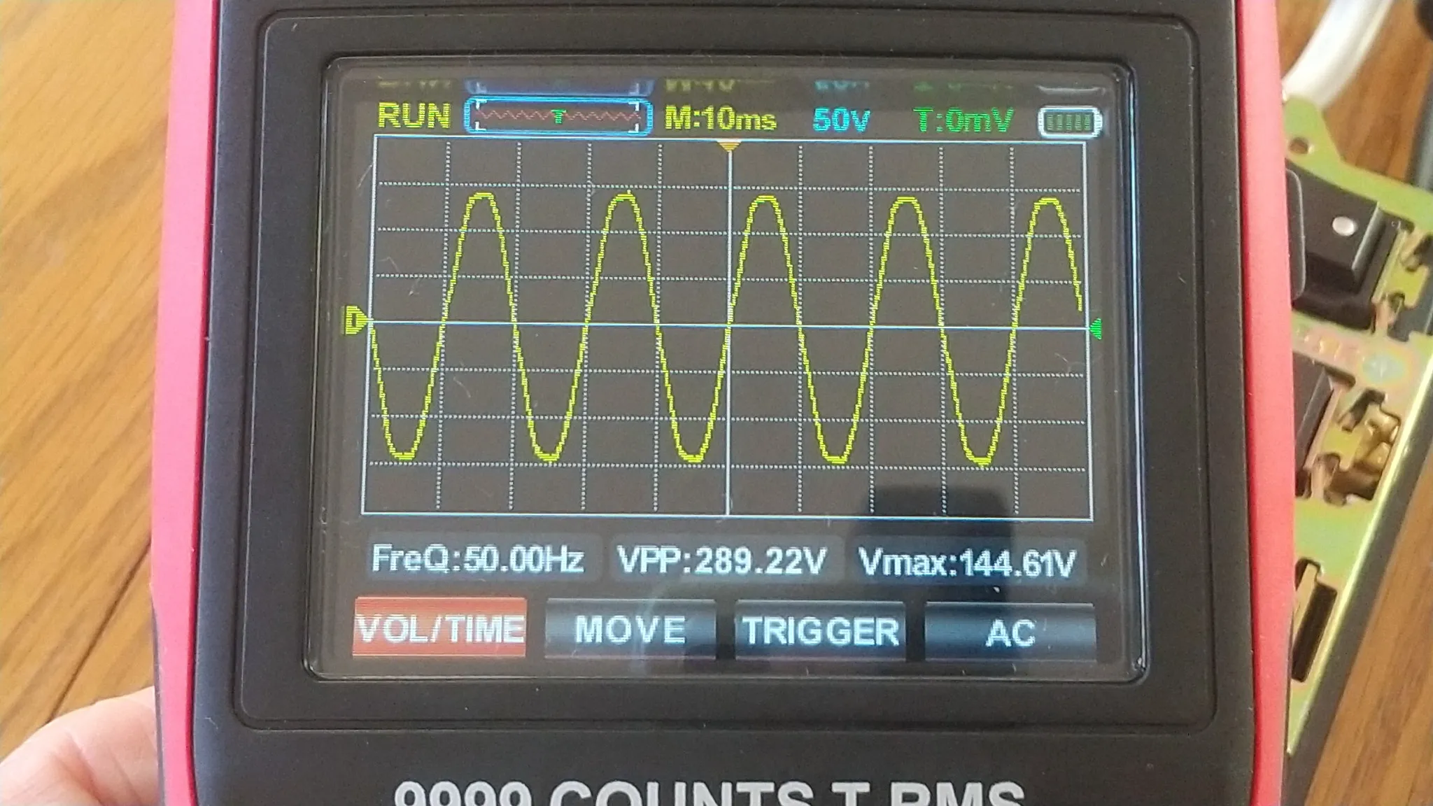 aos02-ac100v-waveform.webp