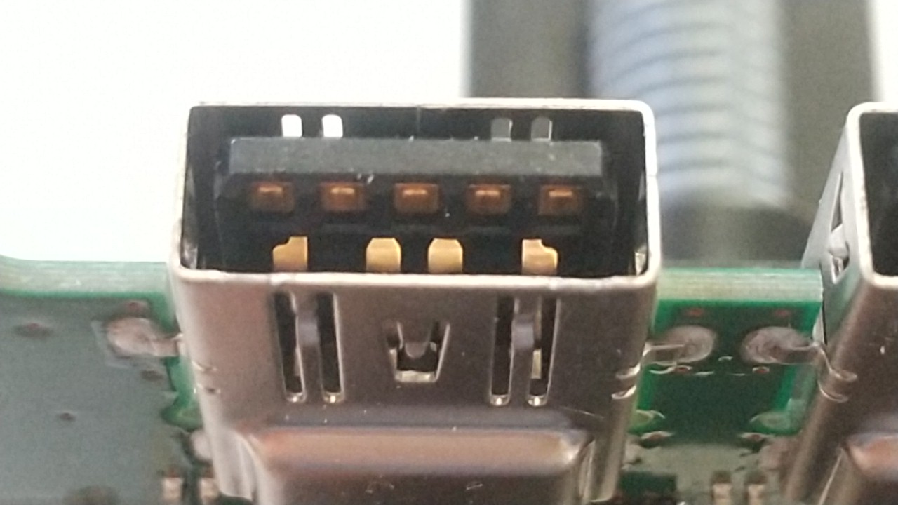 USB3.xコネクタにある9端子