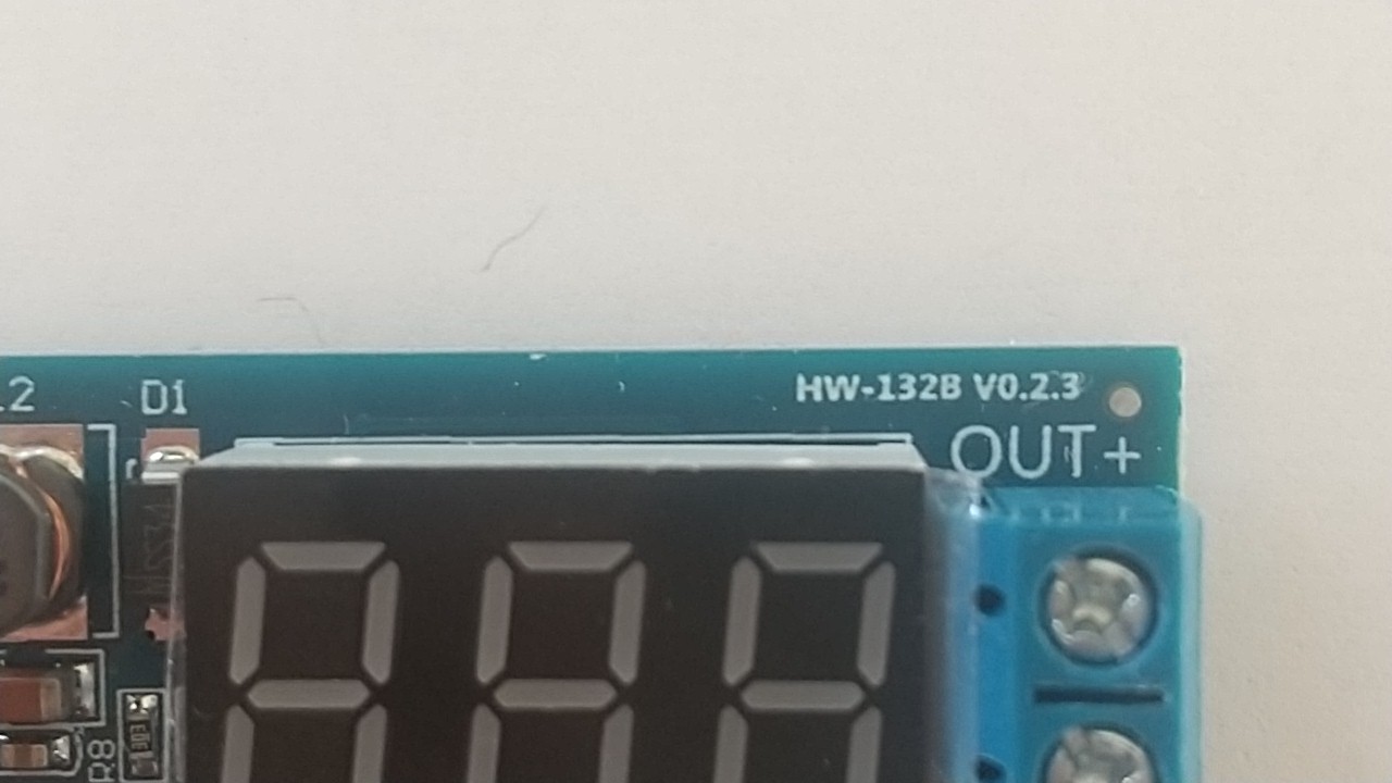 右上に記載された型番