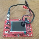 テストプローブを取り付けたDSO138