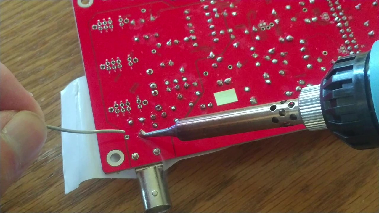 はんだ付けが難しいBNCコネクタ